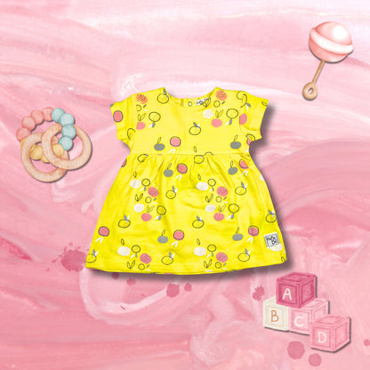 Robe jaune à motifs fruits + culotte + ruban.